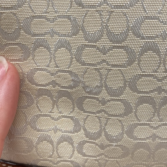 COACH EUC 07'  LEATHERWARE SHOULDER BAG CREAM/BRWN/SLVR 10×12 ARM CANDY - Picture 14 of 15